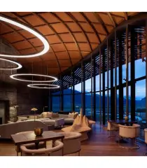 چراغ خطی منحنی